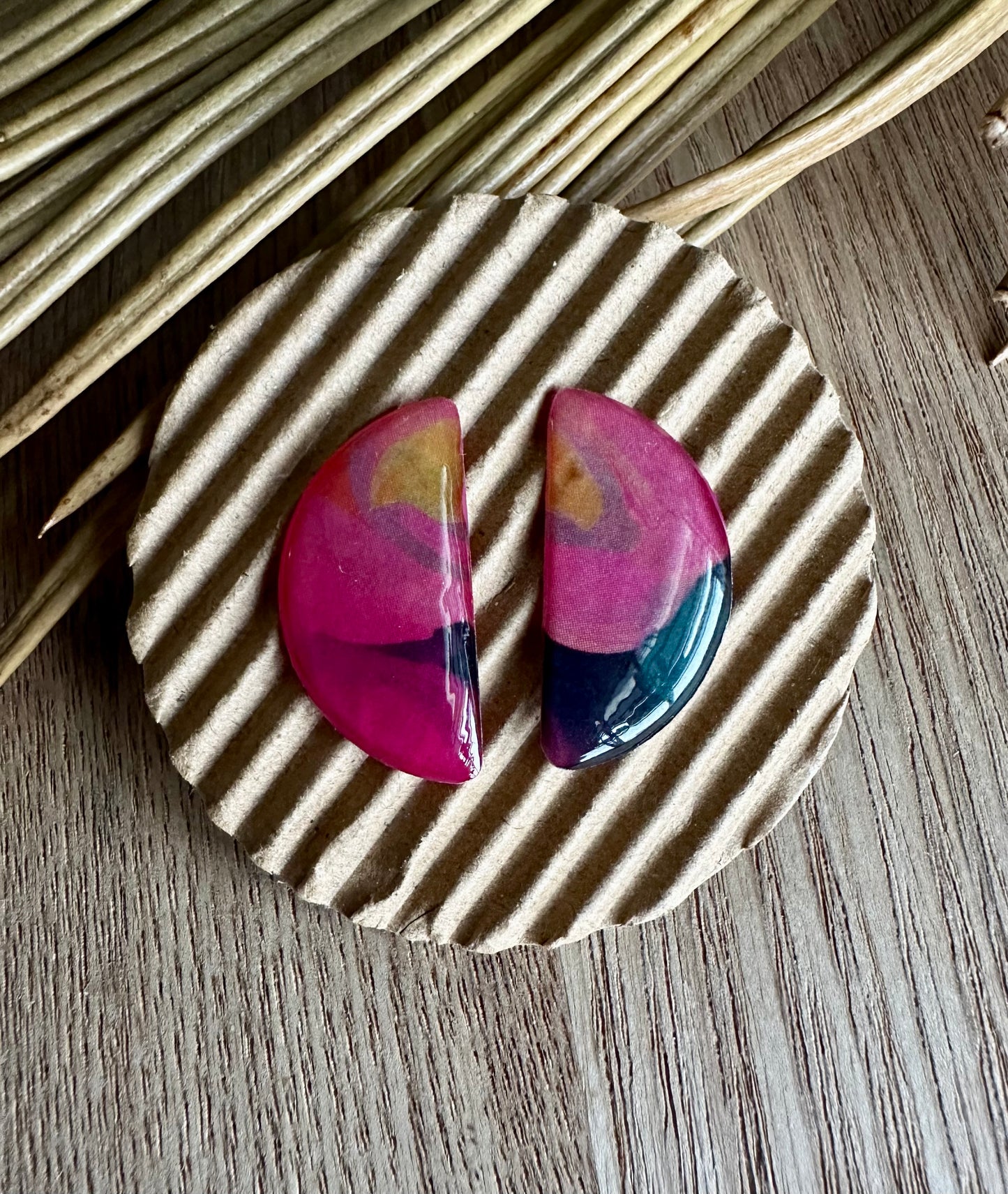 Resin Pattern Stud