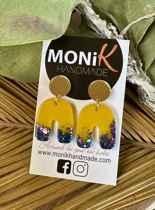 Resin and Glitter Dangle