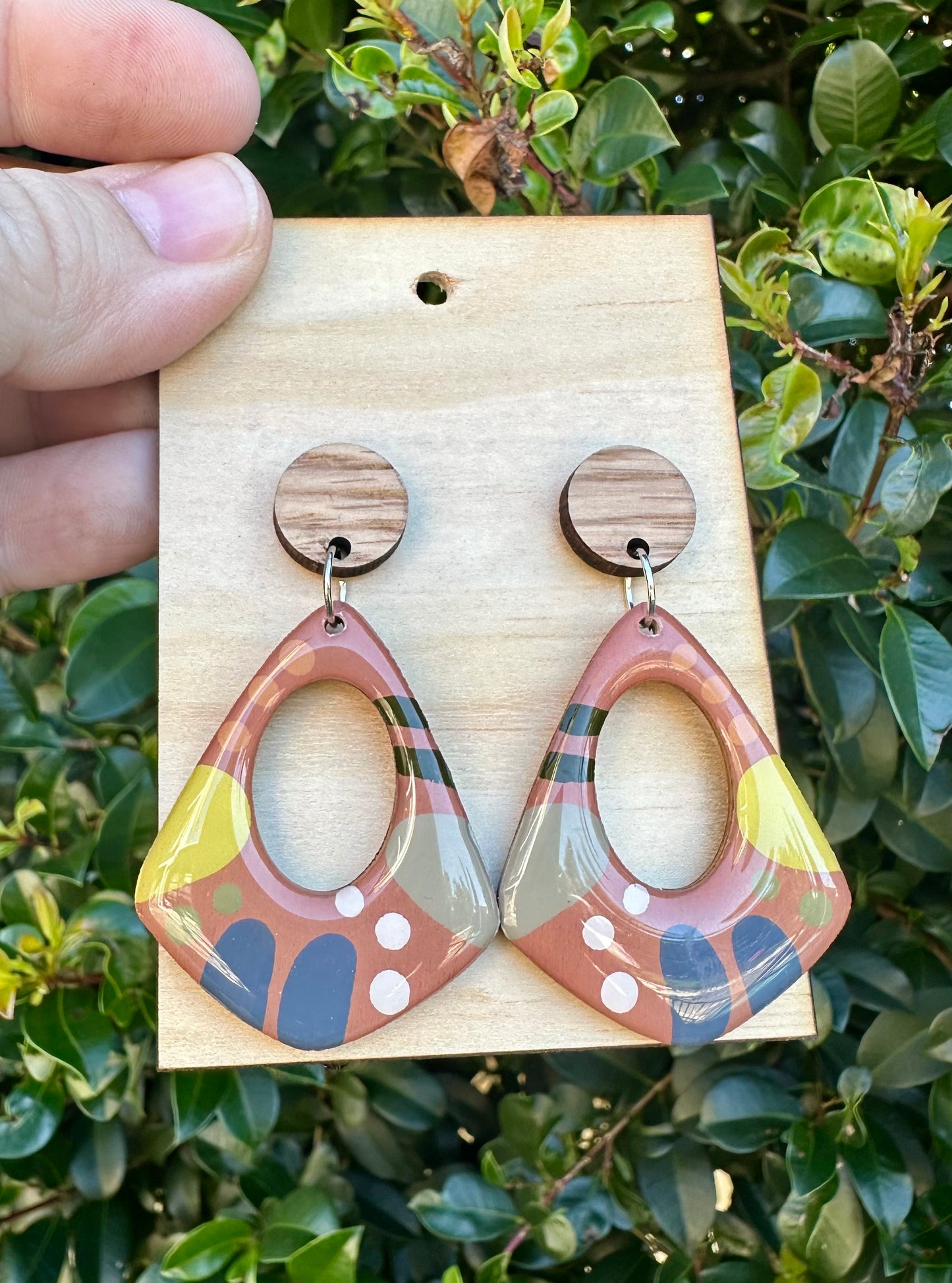Abstract Dangle